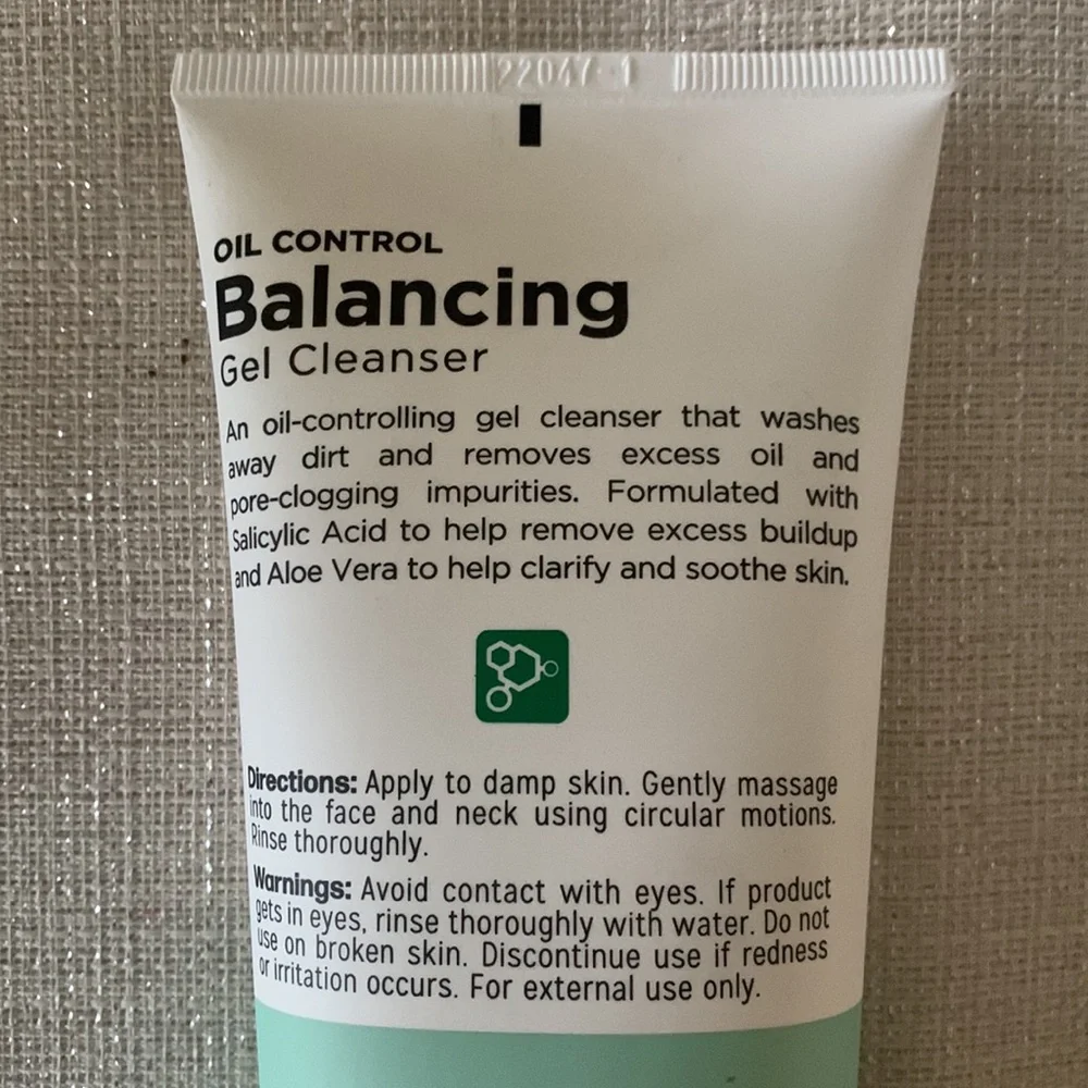Core Clinicals Face Cleanser 8 oz Oil Control Balancing Gel Aloe Vera Full Size